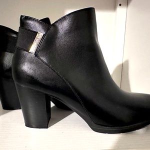 Anne Klein Women's Roselyn Ankle Boot